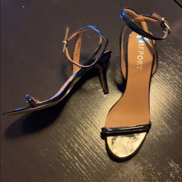 Report 7 1/2 Black Patent Heels - Picture 1 of 2